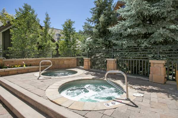 Vail Rental with Hot Tub